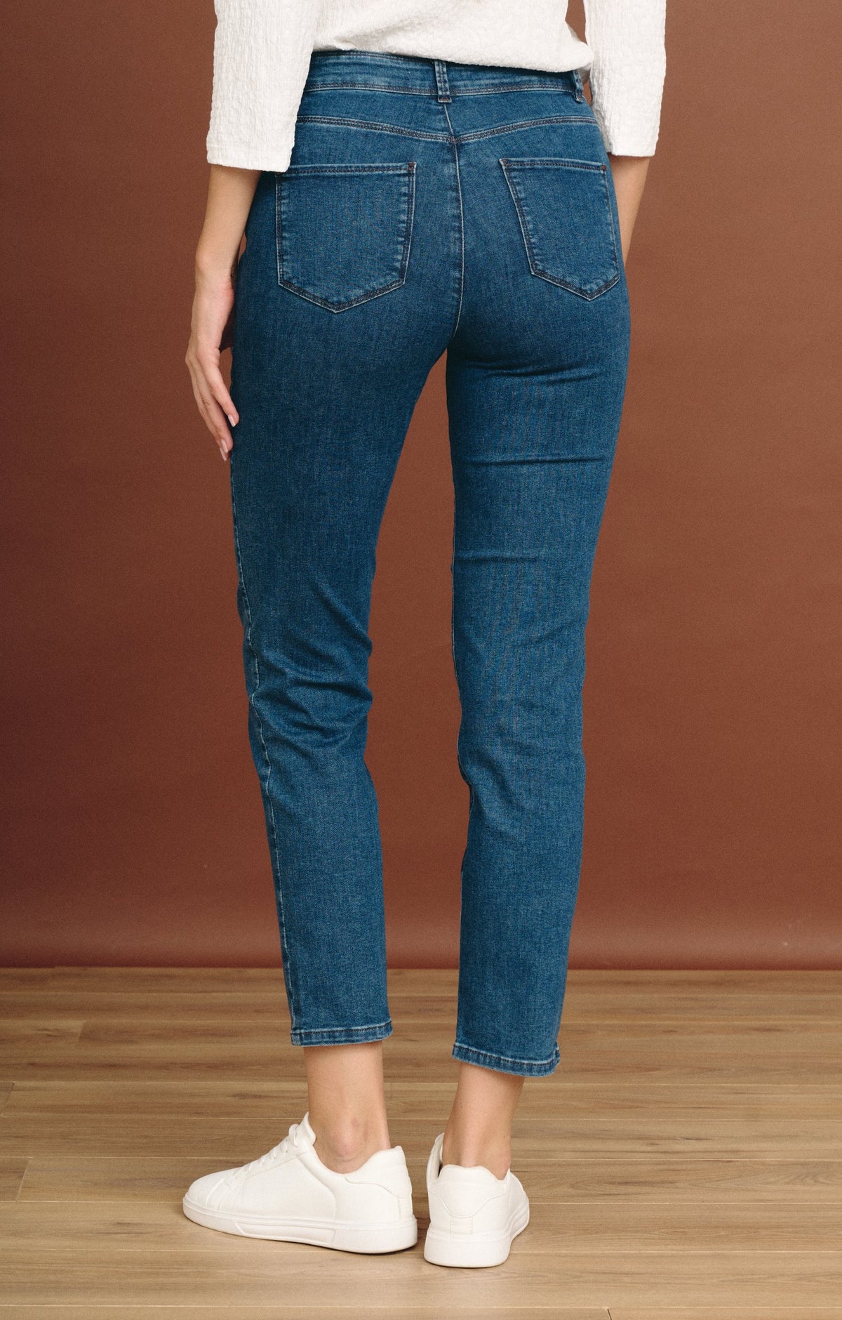 Pantacourt coupe slim broderie fleurs - 2